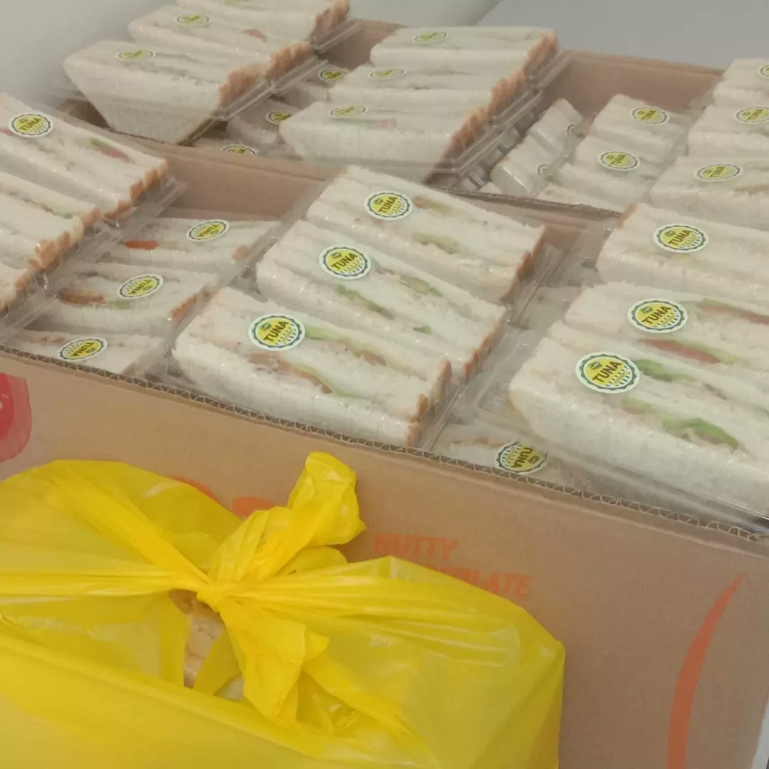 tugosandwiches's tweet photo. Program Sedekah Ramadhan 1443H

Tarikh: 11hb April 2022 Isnin
Lokasi: Showroom Shared Auto Cars Sdn Bhd

Sebanyak 100 pek sandwich telah dipesan oleh pemilik untuk diagihkan kepada staf dan pelanggan.

#moreh #shahalamcity #ramadhan2022 #berilmuuntukberjasa https://t.co/8ByN4mg2Hr