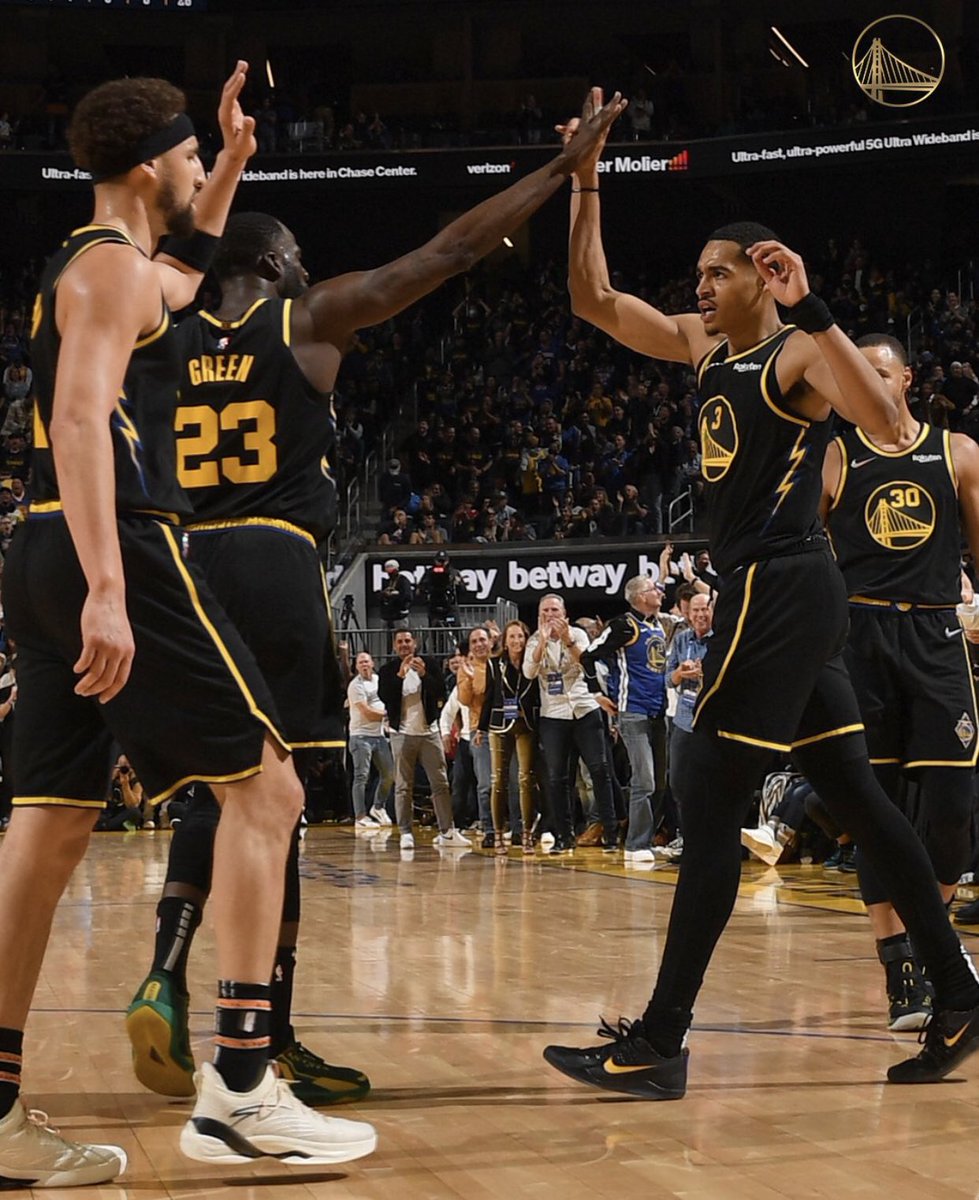 Jordan Poole in his playoff debut:

• 30 Points
• 1 Rebound
• 3 Assist
• 9-13 FG
• 5-7 3PT
• .908 TS%

Playoff Poole