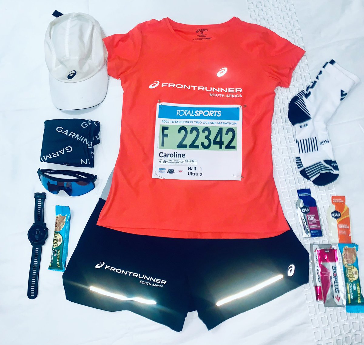 Ready, steady and let’s go! It all comes to this @totalsportstwooceansmarathon 56km Ultra🏃‍♀️❤️, this one is dedicated to my God. Thanking God for saving my life two weeks ago and it’s by his grace that I live! And to Christ Jesus for forgiveness of my sins. #jesushasrisen✝️