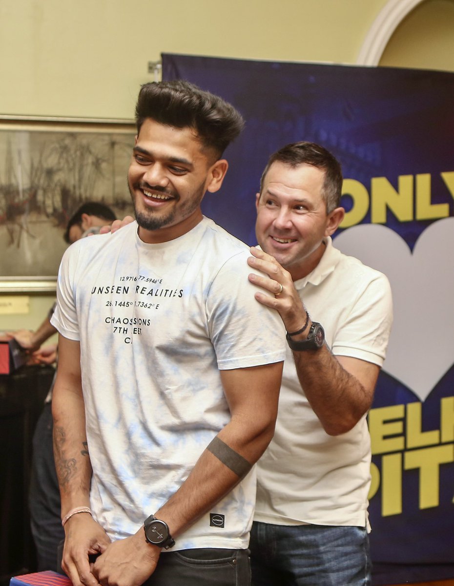 ripalpatel28's tweet photo. @RickyPonting https://t.co/fDBMpjJDm9