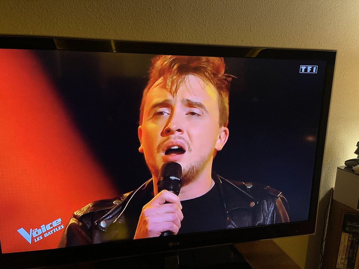 CGudon's tweet photo. @PVSportFR @Ligue1UberEats @OM_Officiel En plus, il participe à #TheVoice   Il est vraiment partout @Valrongier28 https://t.co/hn7tyNeP3K