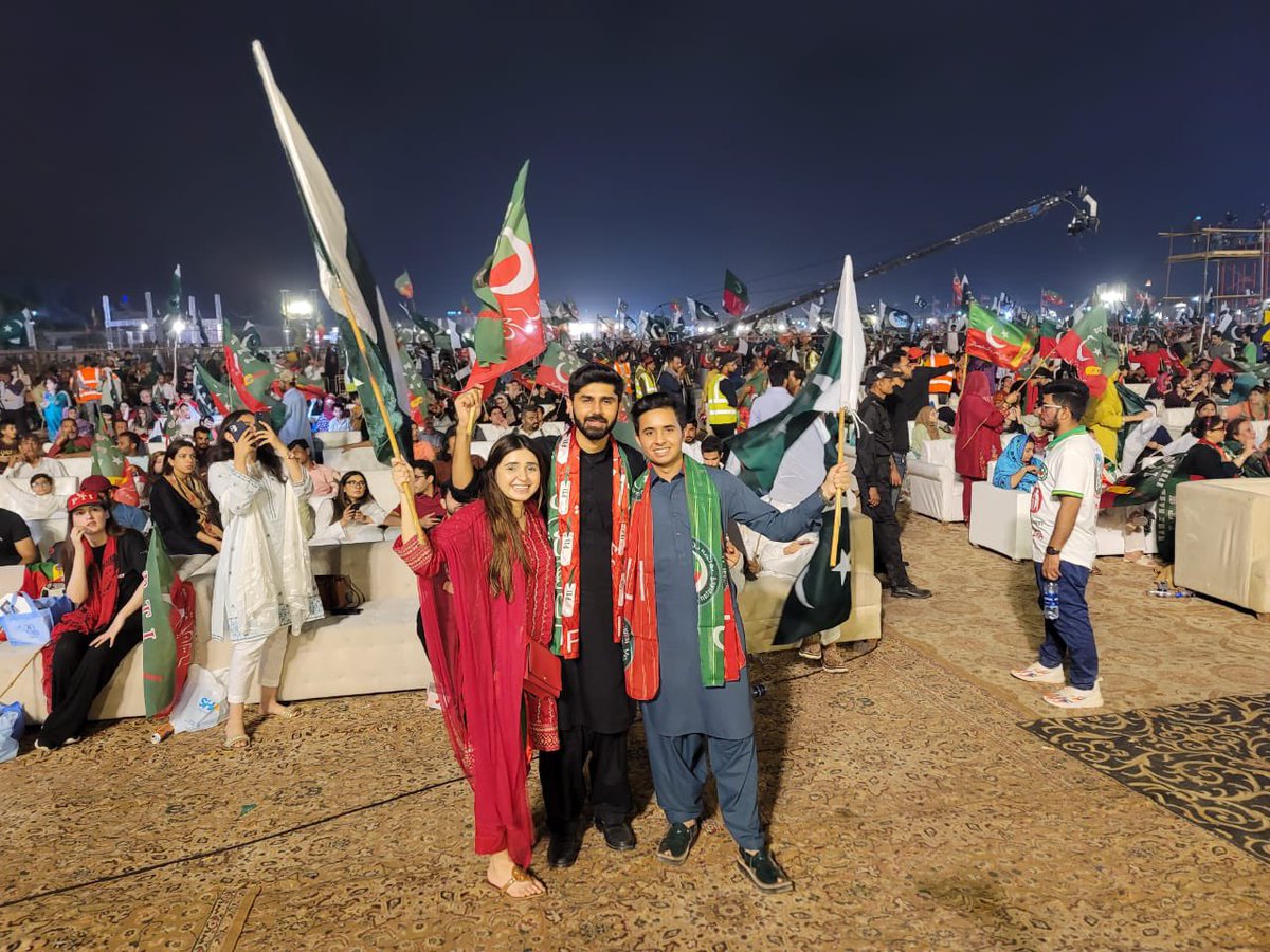 RanaUsm6082281's tweet photo. ہم نکلیں گے پاکستان کی خاطر! 
#امپورٹڈ_حکومت_نامنظور https://t.co/YNZ2qp113q