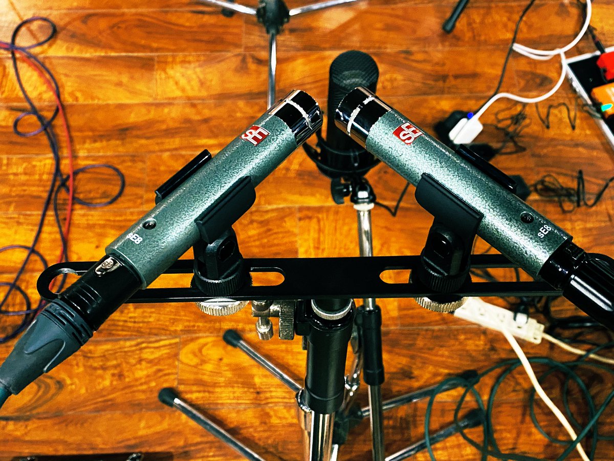 TomoyaJuku's tweet photo. 昨日のリハで実験したのは以下の件。

・sE VR1 x 2 + ZenGo
・sE8 x 2 + ベリ UMC202HD
・Antelope Axino + M1 Air

なかなかに『面白い結果』にw

音声ファイル等、
ご興味ある方がいらっしゃいましたらw

#sE_Electronics 
#Antelope 
#ZenGo 
#Axino 
#小次郎
#惺光玖拾玖 https://t.co/IFtpEMjL2i