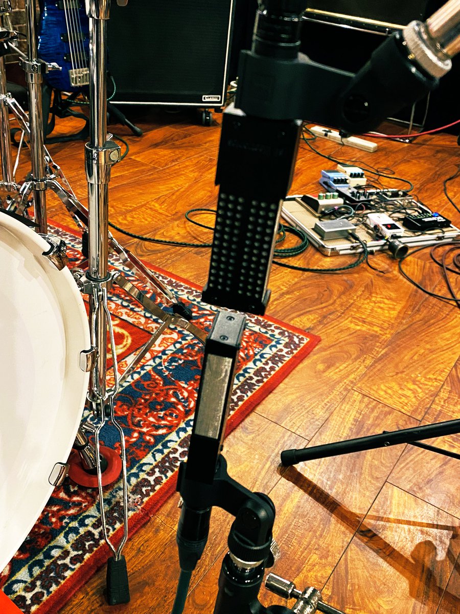 TomoyaJuku's tweet photo. 昨日のリハで実験したのは以下の件。

・sE VR1 x 2 + ZenGo
・sE8 x 2 + ベリ UMC202HD
・Antelope Axino + M1 Air

なかなかに『面白い結果』にw

音声ファイル等、
ご興味ある方がいらっしゃいましたらw

#sE_Electronics 
#Antelope 
#ZenGo 
#Axino 
#小次郎
#惺光玖拾玖 https://t.co/IFtpEMjL2i