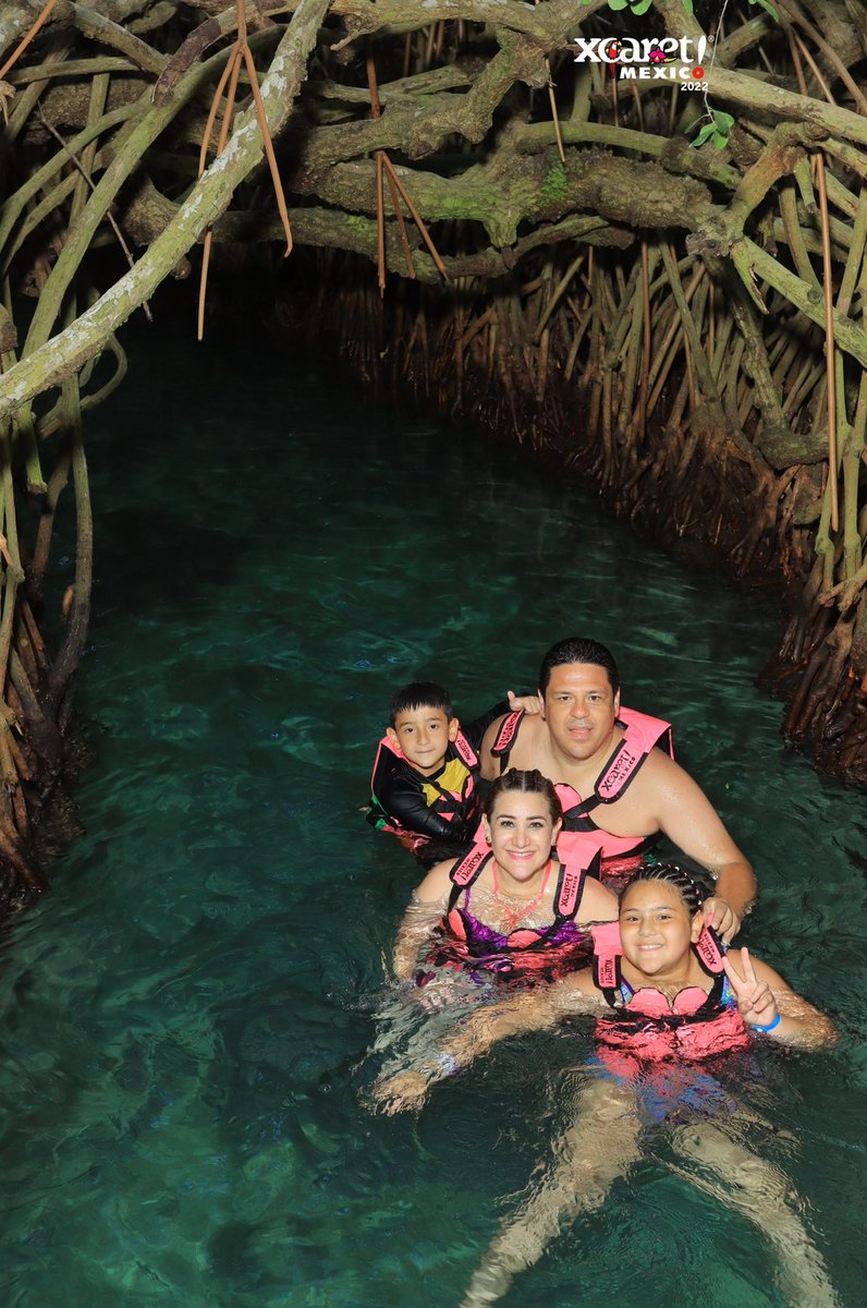 adrianaguillenh's tweet photo. La vida es un ratito. Aprovechemos.✨✨
#Xcaret
#RioSubterraneo
#DiversionAlMaximo
#FamilyTime♥️ https://t.co/TeDWXyvdRt