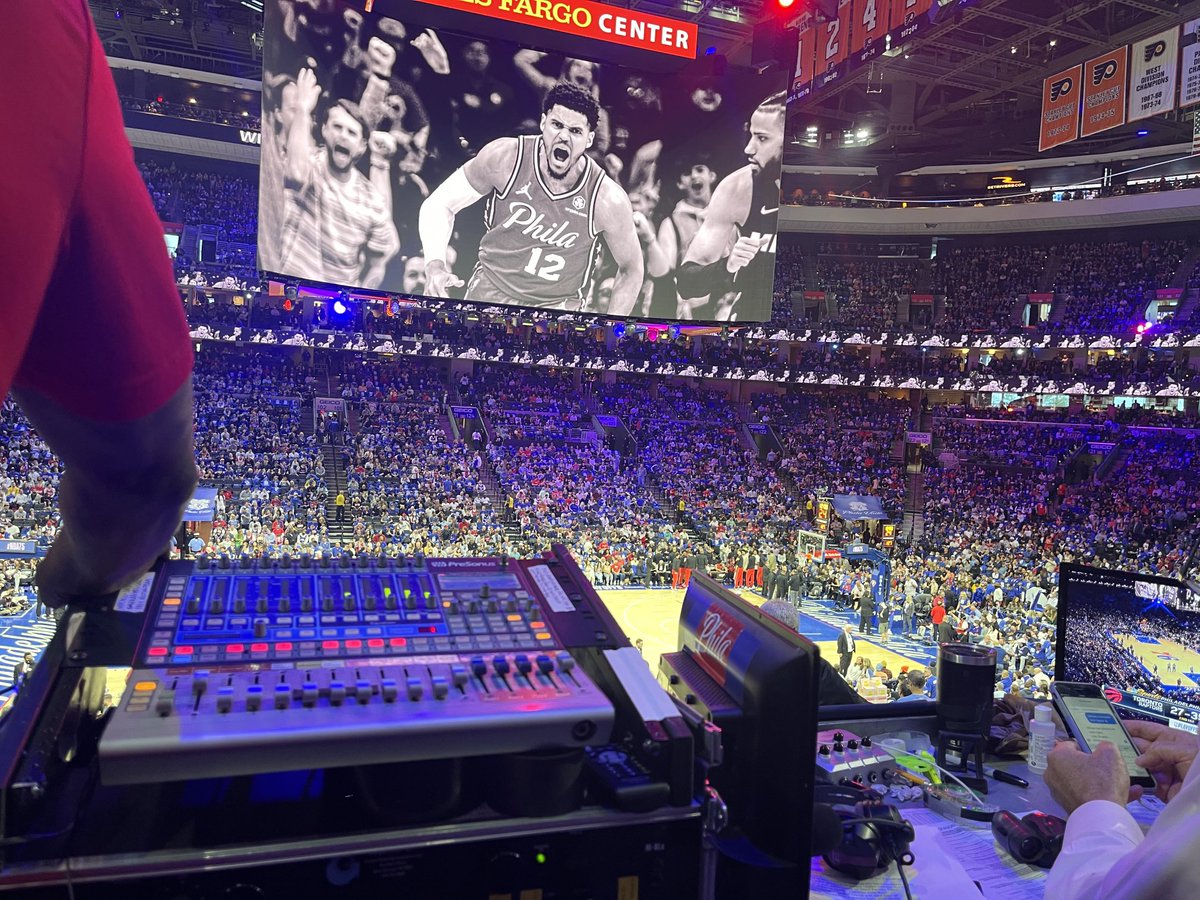 Brodrod's tweet photo. Bringing you Sixers Play off Basket Ball  on 97.5 the Fanatic #sixers https://t.co/Lm5P05rXi3