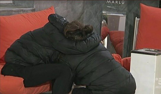maparliamoodime's tweet photo. E sono al tappeto
m’innamoro sicuro
il mondo è una bestia
nei tuoi occhi mi curo
#caroligi #amici21 https://t.co/s1iZwGjviI