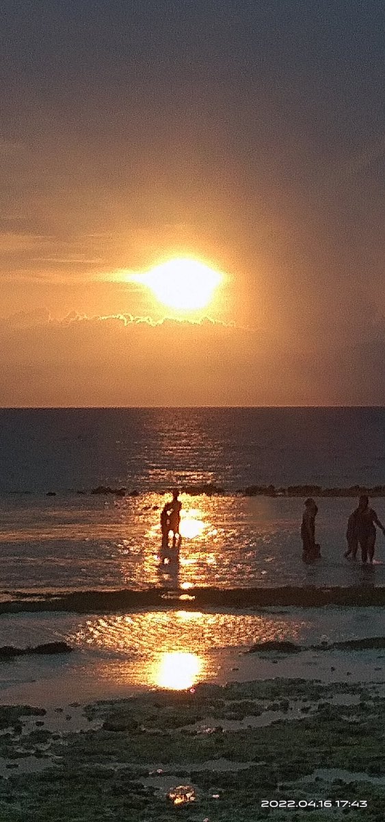 mhark_agustin's tweet photo. Family Bonding

#lambugbeach
#badiancebu https://t.co/MdBAc3xVUR