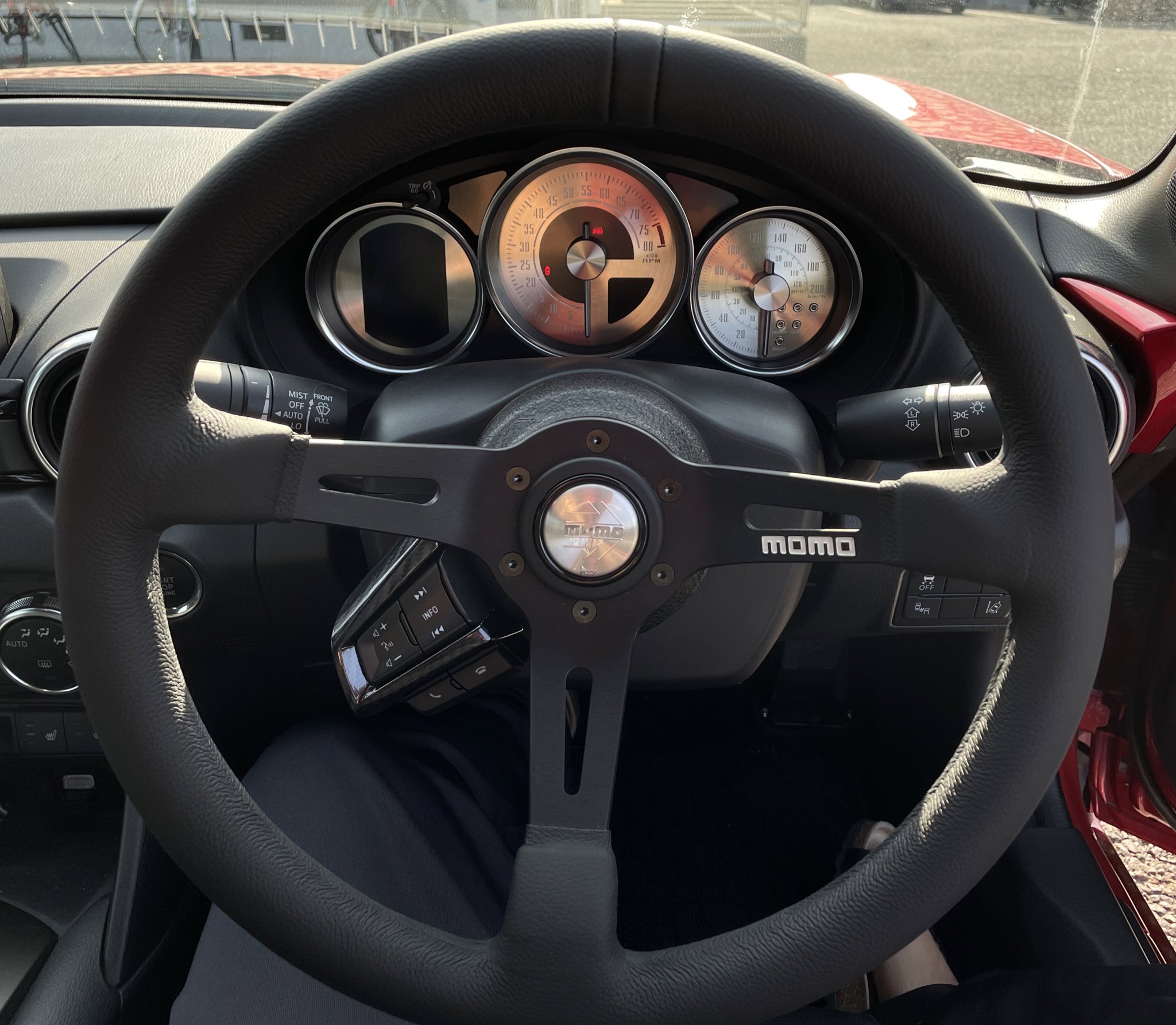 ☆ MOMO フルスピード 34.8φ ブラックレザー ブラックトップ ハンド