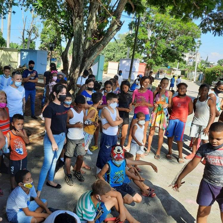 La Corbata en #Playa #RevolucionandoLaCultura junto a la #FEUdeCuba como parte de las actividades de la reunión de Secretarios de Cultura de nuestra organización. 
 
#SomosFEU #Revolucionando #CentenarioFEU #XCongresoFEU 

<a href="/DiazCanelB/">Miguel Díaz-Canel Bermúdez</a> <a href="/Karli_SantanaR/">Karla Santana</a> <a href="/AlpidioAlonsoG/">Alpidio Alonso Grau</a>