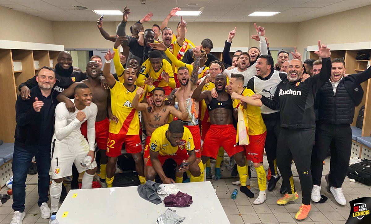 RCLens's tweet image. Un groupe en N̶𝐎𝐑D̶  ! ❤️💛

#SiFierDEtreLensois #LOSCRCL