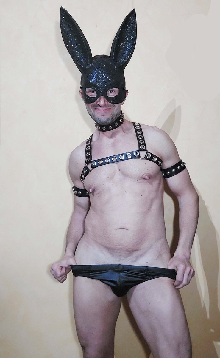Enrico12741's tweet photo. #queereaster #gayeaster #gaybunny #gymbunny #daddybunny #bunnycheck #happyhunting https://t.co/gPgK29GNF3