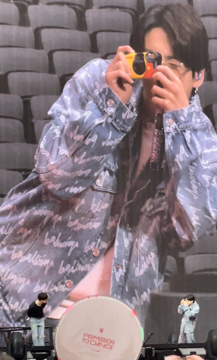 jikookheart's tweet photo. JUNGKOOK TAKING A PIC OF JIMIN 😭 https://t.co/ERkMA7cODp