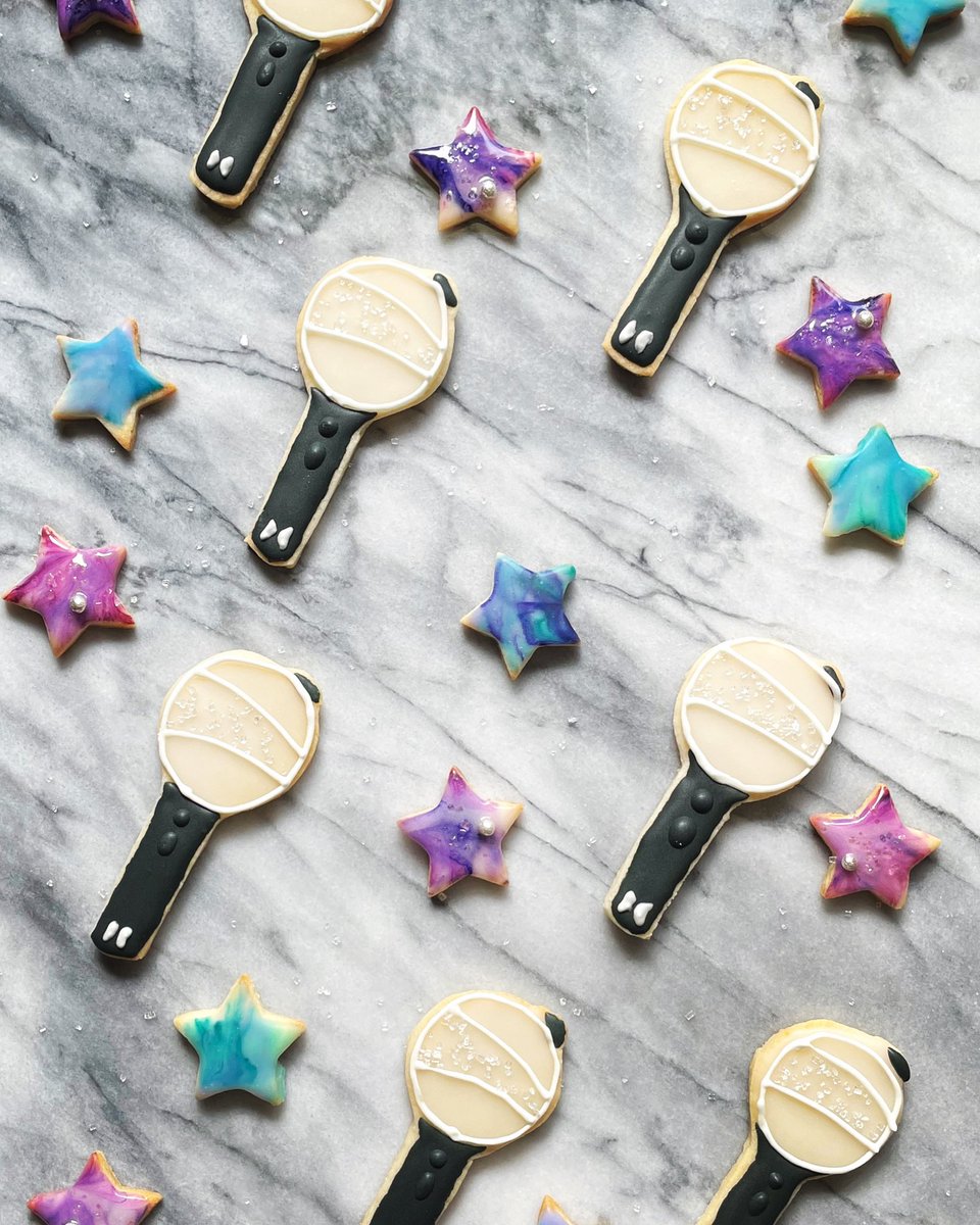 _essiebear's tweet photo. ARMY bomb sugar cookies for Day 4!!! 💜

@bts_bighit 
@BTS_twt 
@AllegiantStadm 

#PTD_ON_STAGE_LV #PTD_ON_STAGE_LasVegas #BTSAllegiantStadium #BTSARMY https://t.co/D2YE47AKdX