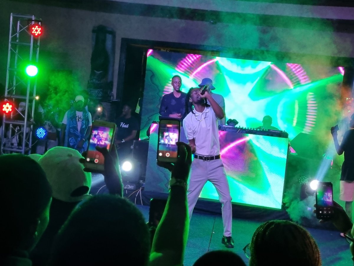 ZtaUpdates's tweet photo. Mapopoma Festival #Easter edition, 2nd musical night with Enzo Ishall Live on stage.
#MeetInZim
#EventsTourism
#ZimBho👍
#VisitZimbabwe
@MapopomaFest https://t.co/wdlo0FvA7L