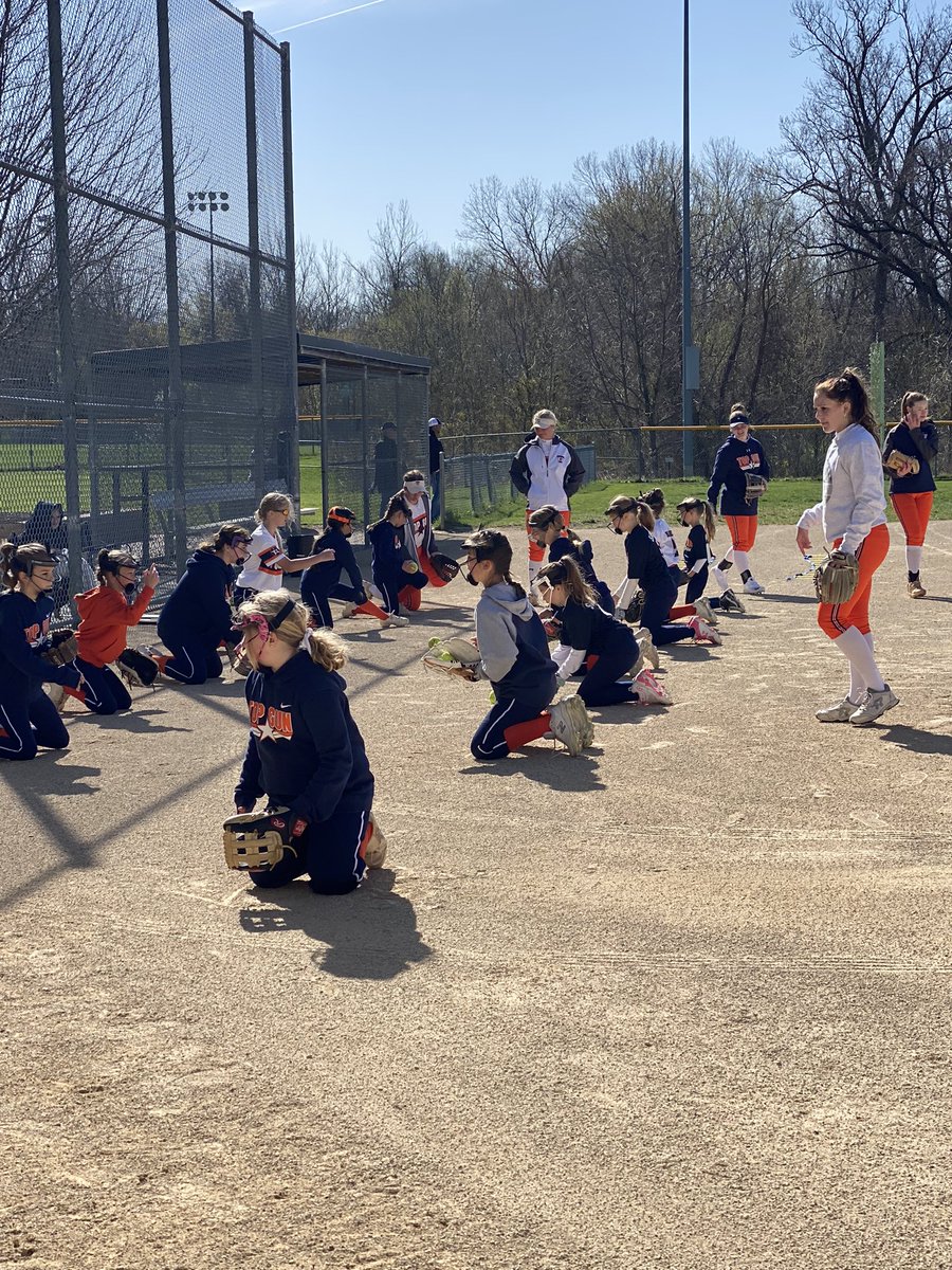2030Leah's tweet photo. Top Gun Day was amazing!!! Thank you @topgunfastpitch for such a great day. The camp was cool getting to work with the older girls. @BTurner_75 @tugg420 https://t.co/PFLctVaqWO