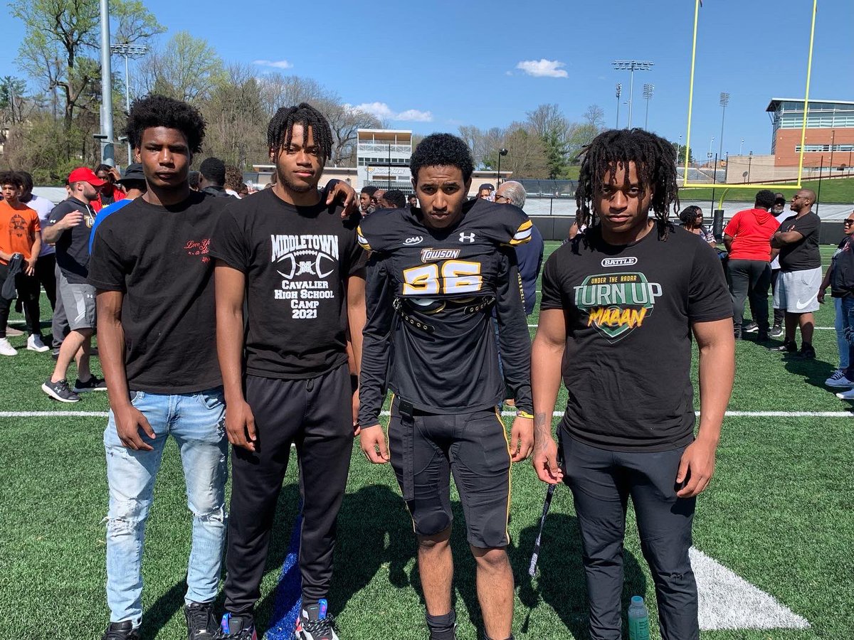 Thank you <a href="/Coach_Runza/">Christian Runza</a> for having some of our Cavaliers on Campus today for the Spring Game! Post Game photo with #CavNCollege <a href="/mikewilson_jr/">Michael Wilson Jr</a> ! 
#BlueHeartDNA💙🧬