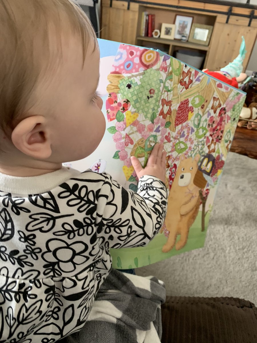 jenkeimig's tweet photo. @Target  my granddaughter loving her new books! #5buxks #lovetoread https://t.co/s6iSL0z52T