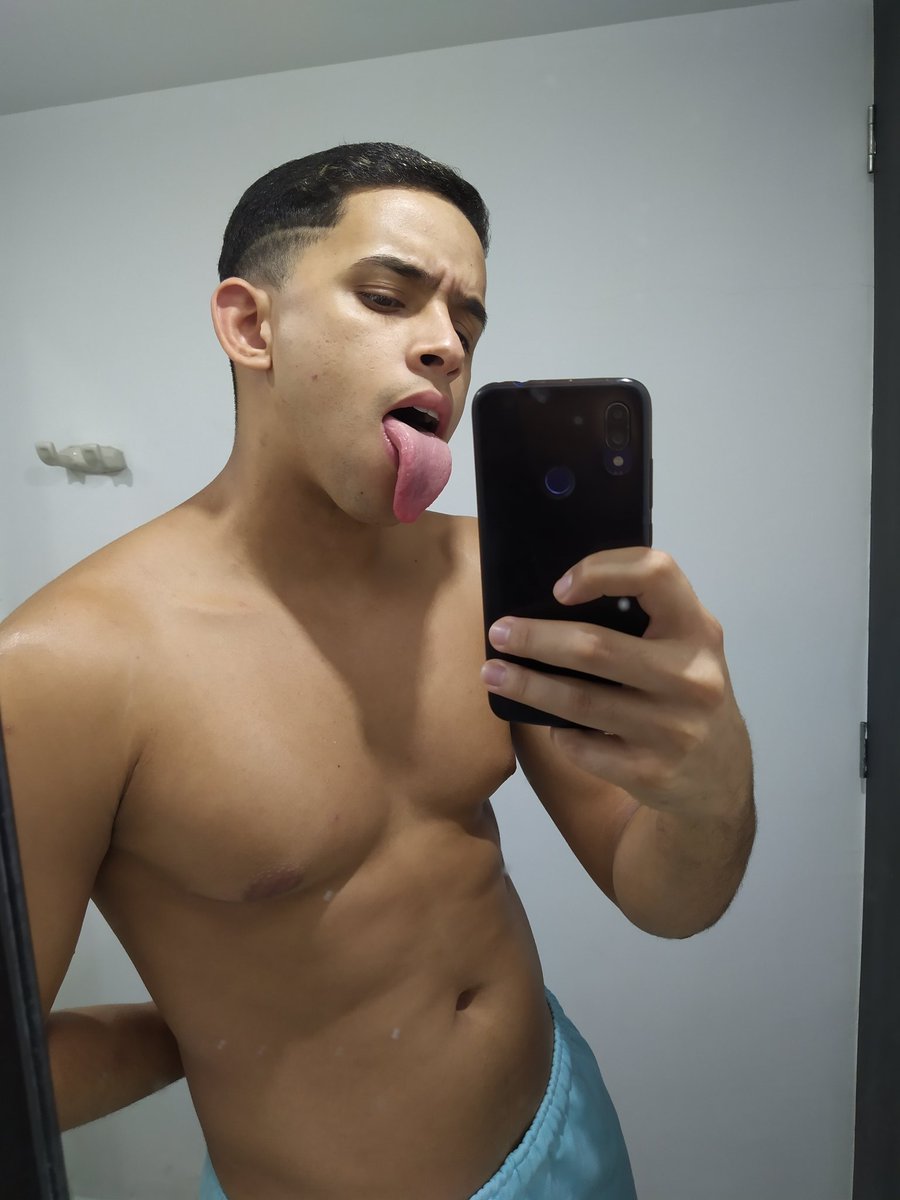 NelSolth's tweet photo. 😜🤪 #photo #boys #selfie https://t.co/etLxwlaloD