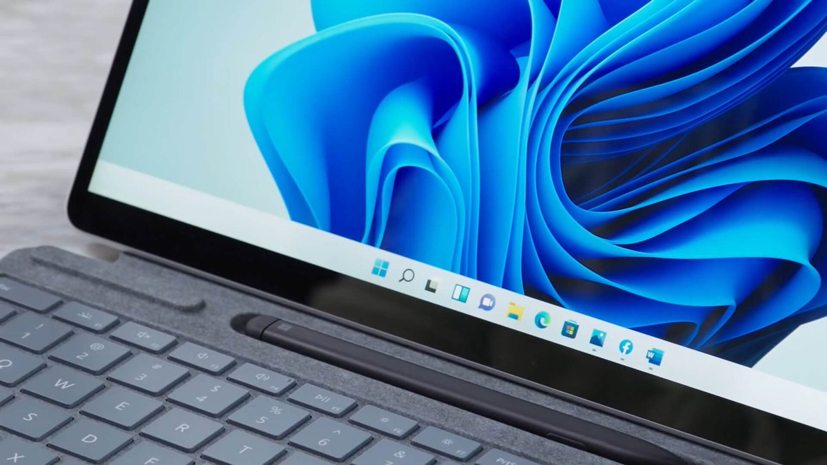 WindowsLatest's tweet image. Windows 11 won't support seconds on taskbar clock  
windowslatest.com/2022/04/17/mic… #Windows11