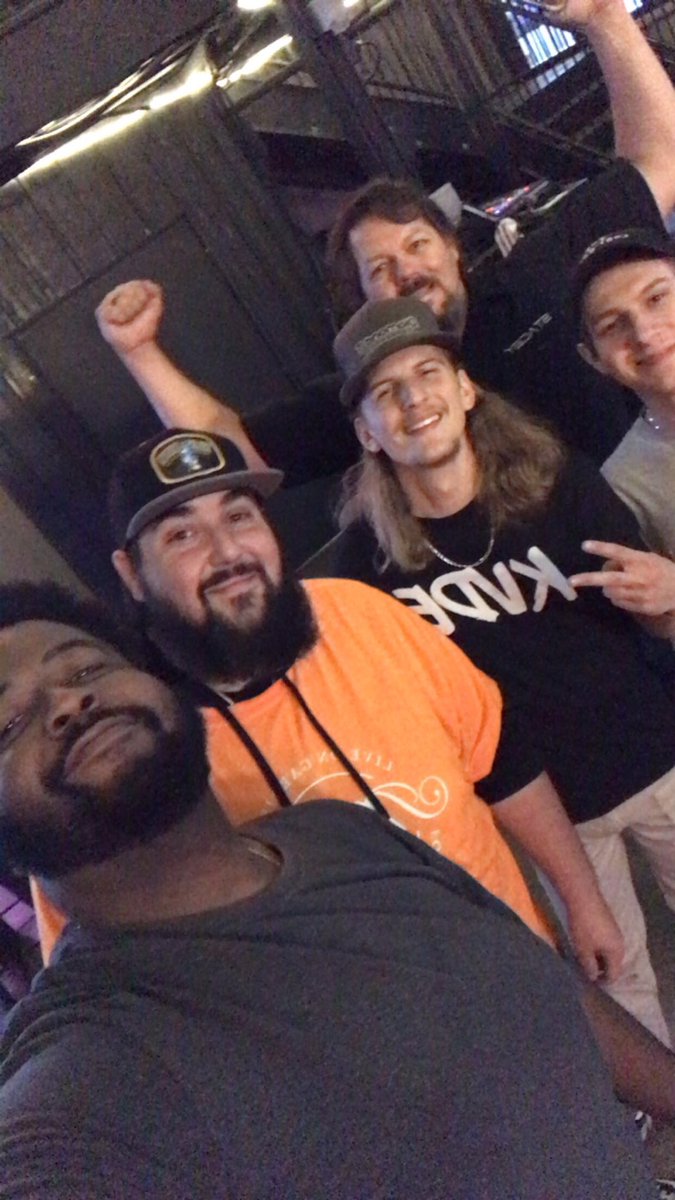 <a href="/itskvde/">KVDE</a> <a href="/TennesseeJet/">Tennessee Jet</a> Soooooooooooooooooooooo I thought it was <a href="/TennesseeJet/">Tennessee Jet</a> peeps but it was actually <a href="/haydenmcbridetx/">Hayden McBride</a> 🤦🏾‍♂️🥲