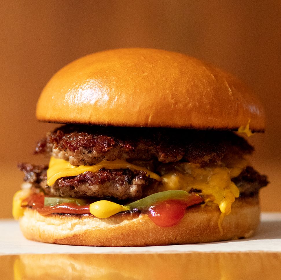 See how Chef @Alvincailan makes classics a little more interesting with the DELUXE Burger- try the signature dashi butter and dashi flavored onions. #umami x #alvincailan