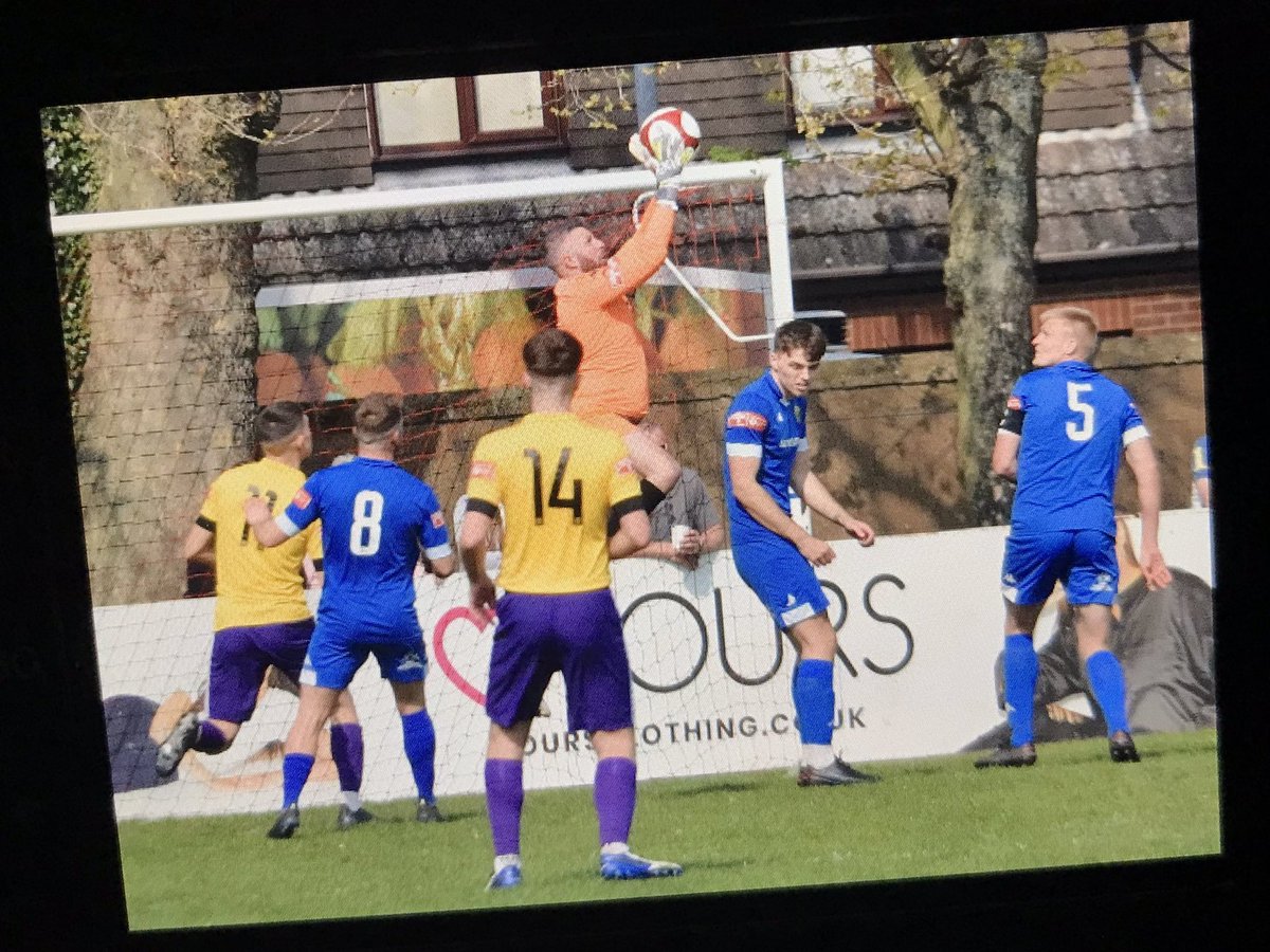 thejakewhiteley's tweet photo. Great to see @mikey_emery back in action locally; many moons since we first crossed paths during an #EasterMonday #UCL clash between #Tulips v #Tigers!
@SpaldingUnited v @corbytownfc @ben_shove #ScottFloyd https://t.co/xzwTfeVNll