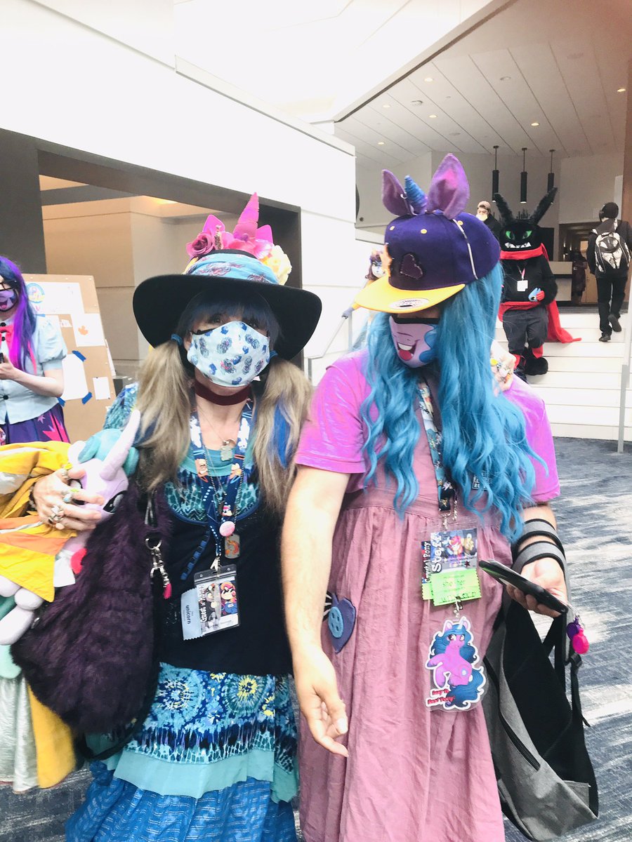 Elley_Ray's tweet photo. Love you @BABSCon #bronies #ponies #MlLP🎆🦋🎶🦄 https://t.co/ED7GIEm8S8