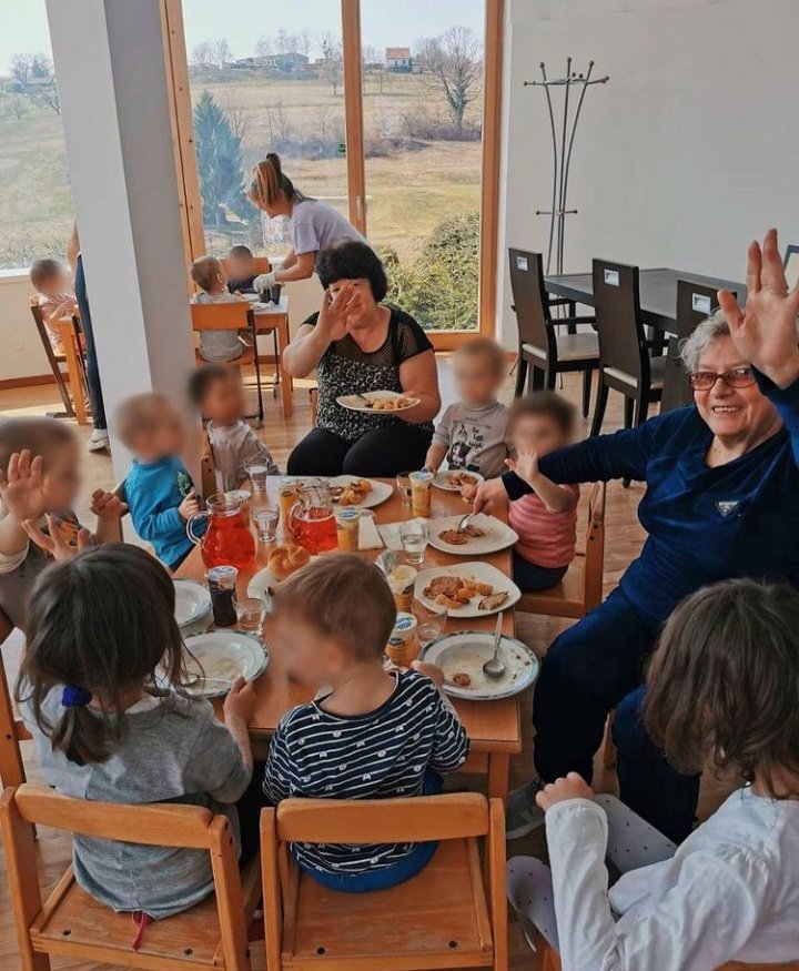 SaveukraineUs's tweet photo. We were able to evacuate the children of the #Kirovograd Regional Specialized Children's House- now temporarily settled in #Austria 💛💙

The facility houses 64 kids, aged 0 to 6, some of whom require palliative care.

Must continue our mission #ForEveryChild 🇺🇦 #SaveUkraine https://t.co/BFGODlb99R