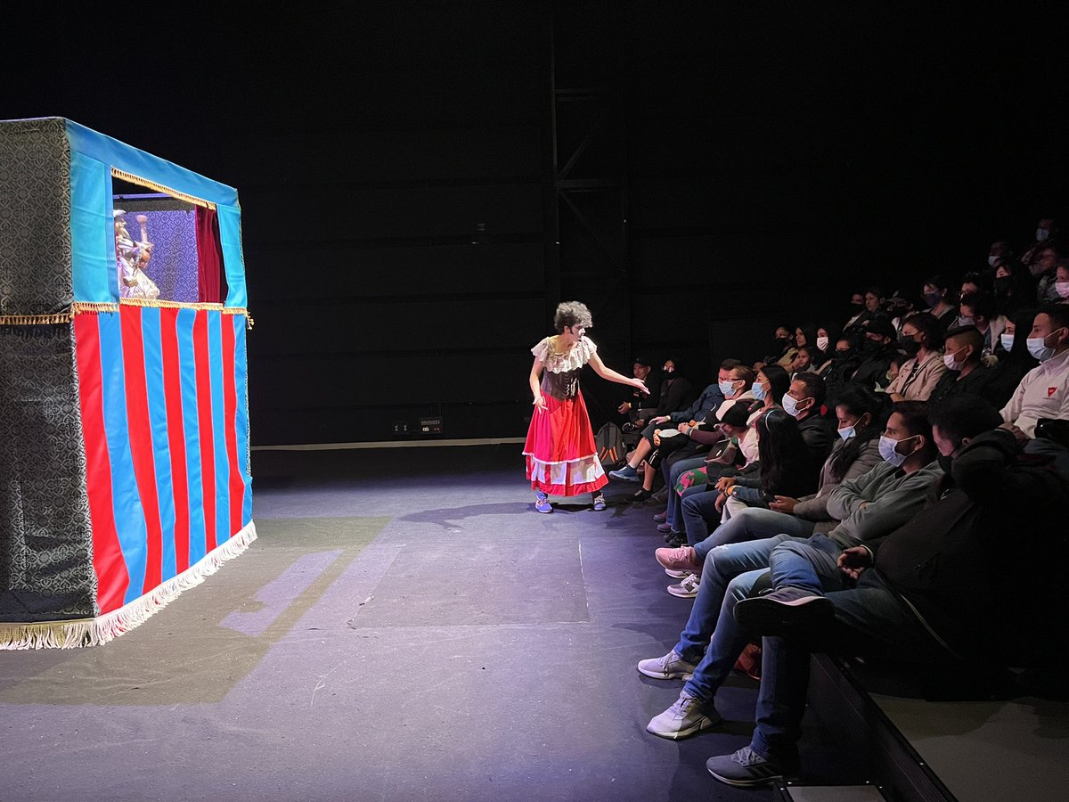CinematecaBta's tweet photo. #TómateLaCinemateca | Con el espectáculo de títeres basado en tres capítulos del libro “El Ingenioso Hidalgo Don Quijote de la Mancha”, del escritor Miguel Cervantes Saavedra, cerramos la jornada de nuestras #VacacionesRecreativas en la #CinematecaDeBogotá 🏬 ✍️🧔🏼‍♂️. https://t.co/2KUZtZhrS0