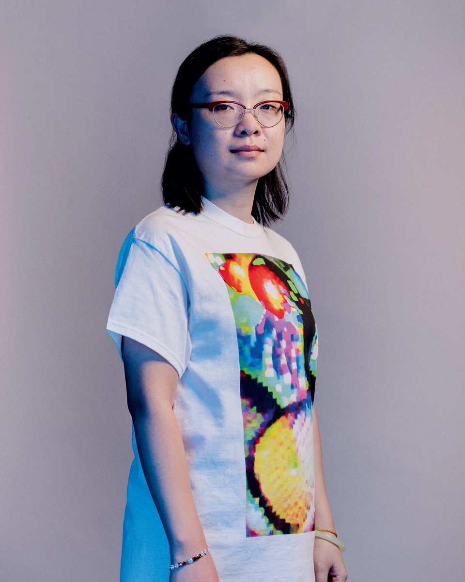 WIRED's tweet photo. This ugly t-shirt does something amazing: it makes you invisible to facial recognition. Researchers were able to identify the areas of the body where adding pixel noise could confuse the AI, and in effect turn the wearer invisible. Take that, invasive tech. 

📸: Benedict Evans https://t.co/OGfkuzVDbu