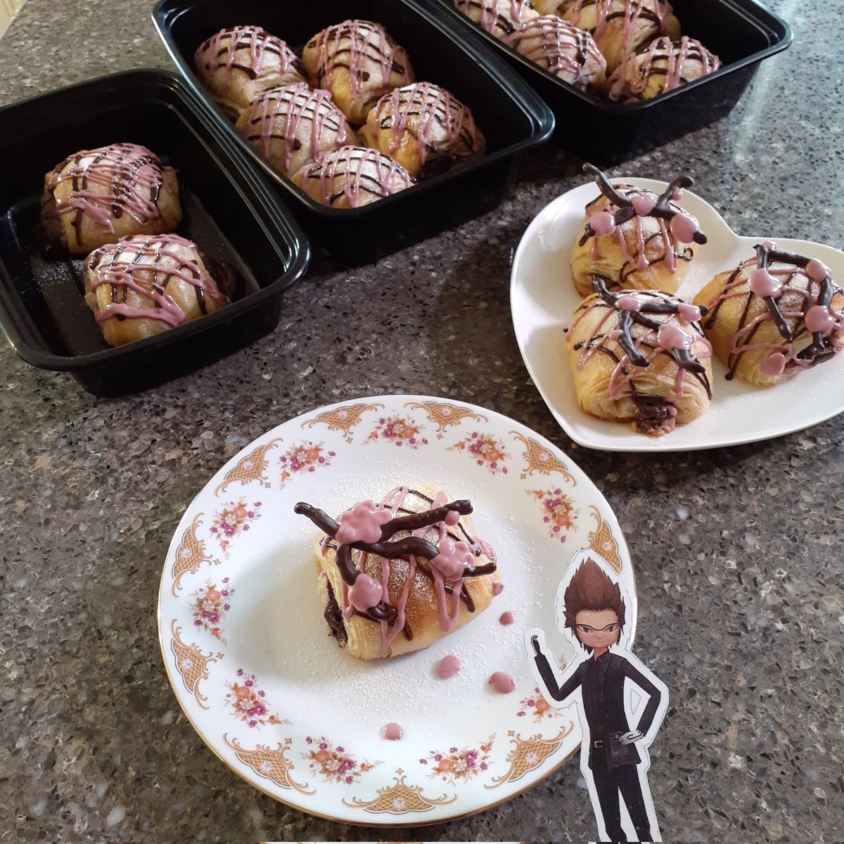 FinalKingdomXV's tweet photo. Chocolate croissants aka pain au chocolat. Mine have ruby chocolate and dark chocolate in them. Uh...pain au rouge chocolat?? My French isn't great. #nofilter #BakingAssistantPocketIgnis #chocolatecroissants #rubychocolate https://t.co/BPQTrAjzft