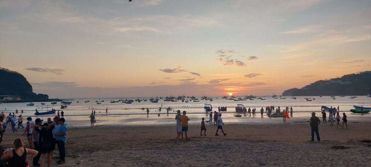 #VeranoAmorAlegria 2️⃣0️⃣2️⃣2️⃣
Disfruten su sábado 🇳🇮💙