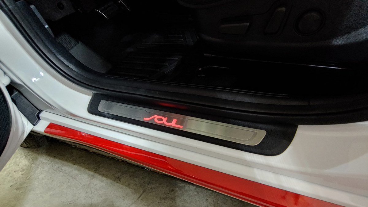 SeiRruf's tweet photo. Before->Installation->After->Closeup After.
Installation was a success! This was surprisingly way more difficult to do than I would have originally imagined, but the results look nice! Honestly thought the LED color was White, though. Bummer #WildeRide https://t.co/OOEaAFqWQP