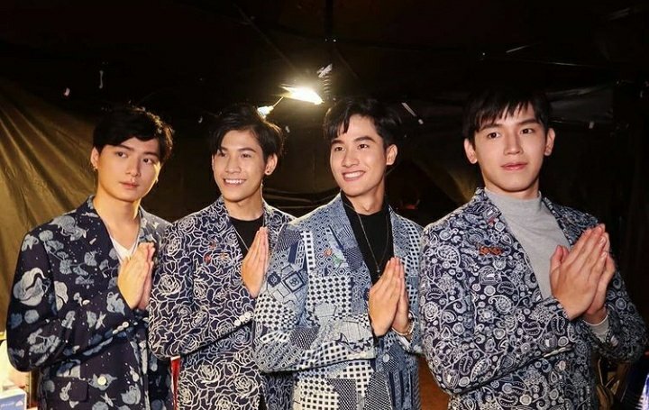 tawan_memories's tweet photo. 🗓️ 3 years ago
ต่อนนี้ฉันยังไม่มองใคร
#kwanyo_brand
#LeeXBamBam #MoveYourLee #LeeJeansTH https://t.co/Tefnf2fIfK