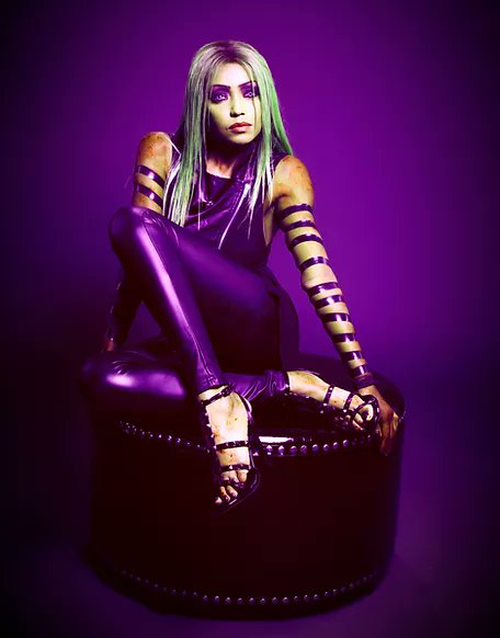 sariah_bishop's tweet photo. Vampire.. Ooh #LaLa #Yolanda #Occultist #SeraphimWard be sure to visit my websites.. #kisses https://t.co/a47h5h2xft https://t.co/R7a88Yu6wA