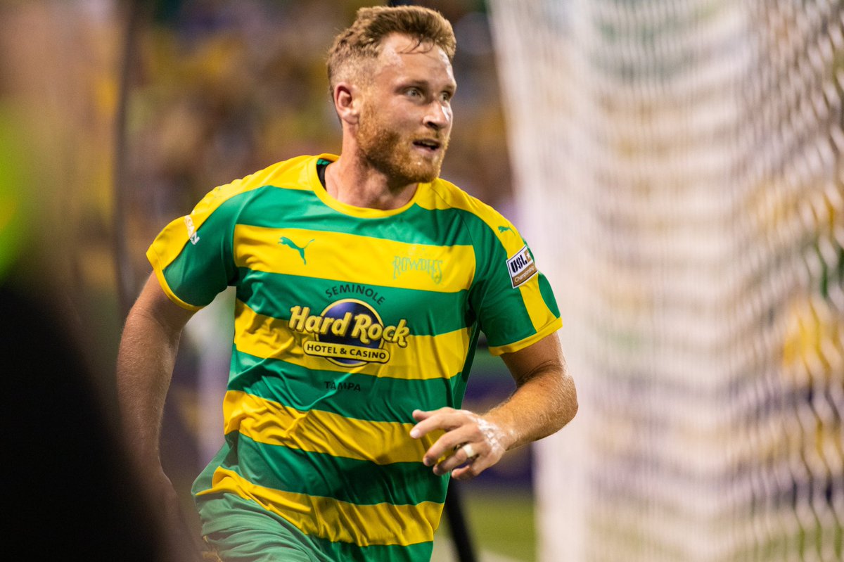 morgantencza's tweet photo. If your son asks you to shake your butt to celebrate a goal, you shake a butt to celebrate a goal. https://t.co/pWxVJwuUV9