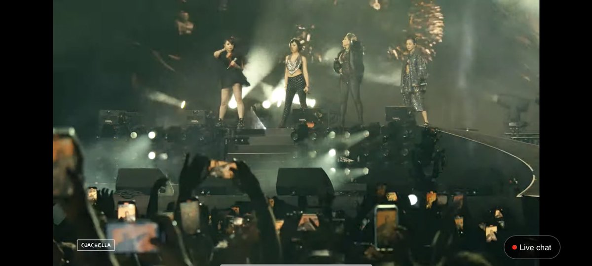 _JOYxxi_'s tweet photo. OH MY GGGGGGGGG I’m shaking huhu leader CL is always the B.E.S.T thank you for bringing the girls with you. My Blackjack heart is sooooo happy 🫶🏻

2NE1 FOURever 

#2NE1atCoachella #CLchella #2ne1 https://t.co/pIlBITVRjS