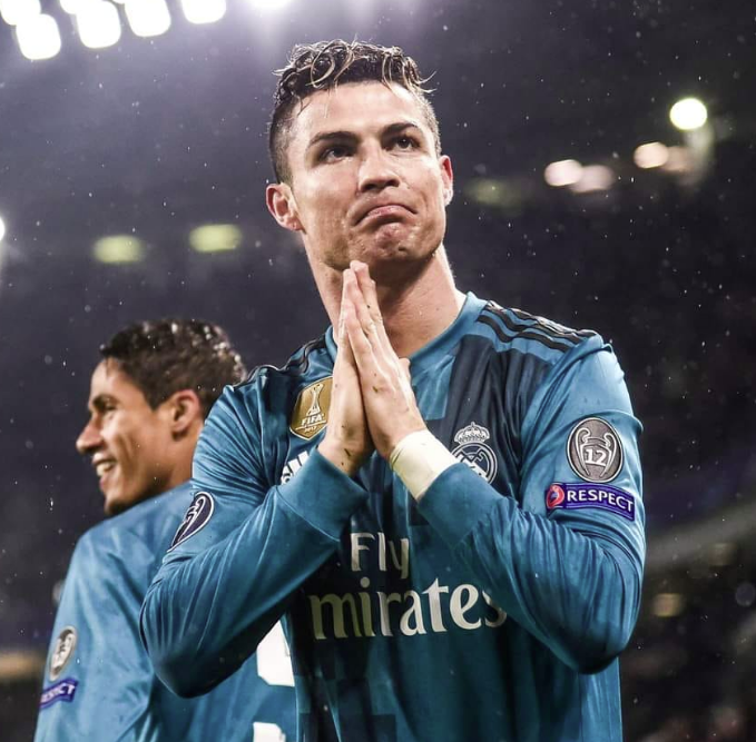 champ_stream's tweet photo. قام كريستيانو رونالدو بمتابعة تشافي مدرب برشلونة عبر إنستجرام وقبل فترة بسيطة تابع داني ألفيش وأنسو فاتي .. يبدو أننا علي اعتاب صفقة تاريخية غير مسبوقة في التاريخ فهل نرى رونالدو يلعب مع الغريم التقليدي لريال مدريد ؟ 🤯 https://t.co/SGPOZl4YvX