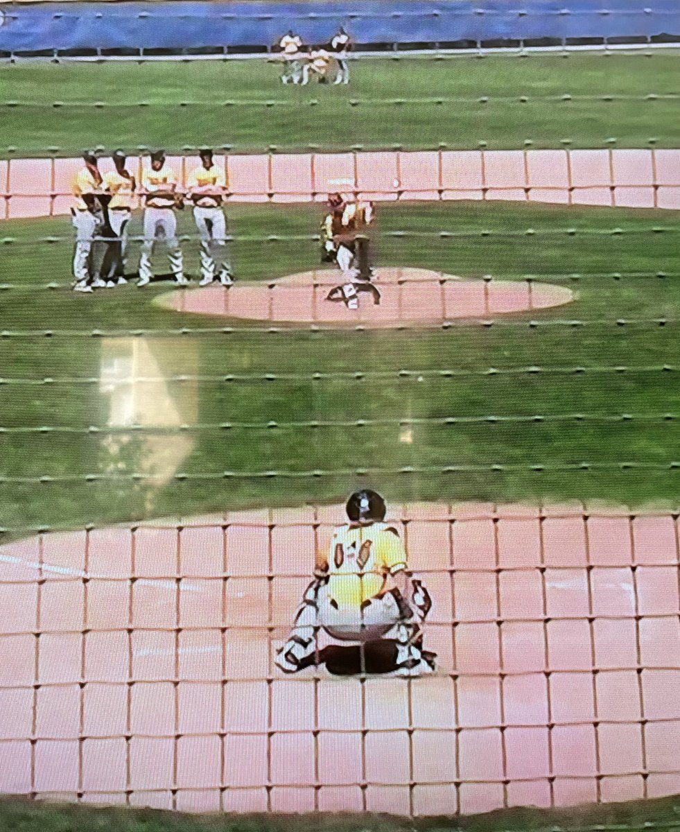 JulianeDetweilr's tweet photo. @DetweilerScott closing game one today for @WebsterBaseball 1 in 0H 0R 1BB 2K #rolloks https://t.co/ynF6DKOewj