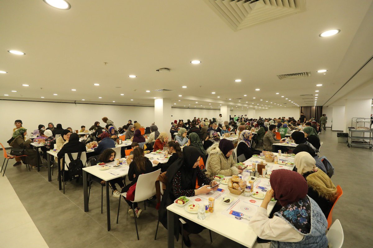 Bugün, Memur-Sen’in Misafirleri Çok Özeldi.

Sana yetimler hakkında soruyorlar.
De ki:Onları iyi yetiştirmek (yüz üstü bırakmaktan) daha hayırlıdır.[Bakara/220]

#DünyaYetimlerGünü dolayısıyla #yetim iftarımız ile iftar öncesi ve sonrası programlarımız minik yüzleri güldürdü.