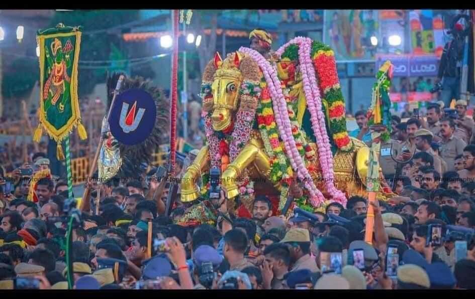 MdAskarofficial's tweet image. லட்சம் பேர் கலந்துகொள்ளும் இந்நிகழ்வில் எந்தவொரு அச்சமோ, அசம்பாவிதமோ நிகழவில்லை. காவிகள் கலக்காத, காவிக்கொடிகள் இல்லாத, ஜெய்ஷீராம் முழக்கங்கள் இல்லாத உண்மையான இந்துக்கள் கலந்துகொள்ளும் எந்தவொரு விழாவிலும் பிரச்சனைகள் நிகழாது.

மனிதத்துடன் ஒற்றுமையான தமிழ்நாட்டை முன்னெடுப்போம்