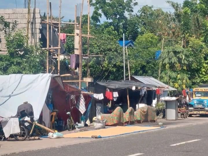 AtinIloilo's tweet image. Makakatanggap sila ng tulong, They Need water and Clothes we saw the area sobrang laki ng damage at makikita mo gaano kataas ang tubig during the typhoon. Sa gustong pang mag pa abot ng tulong please check our pinned post for details
@SB19Official  #SB19 #AgatonPH #CapizNeedsHelp