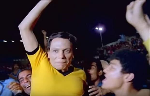 bluurr22's tweet photo. هو العمر بيتحسب إزاي؟

بالشهور والسنين؟! ولا بالعرق والدموع؟

باللي عوزناه وما اخدناهوش؟ ولا باللي اخدناه وما عوزناهوش؟

كان نفسي ف حاجات كتير، كان نفسي اتعلم وانجح لحد ما الناس تشاور عليا،كان نفسي أفرح لحد ما ضحكتي تنور سكتي، لكن العمر راح وانا بدي كل اللي أقدر عليه للي حواليا https://t.co/bYTFQunNct