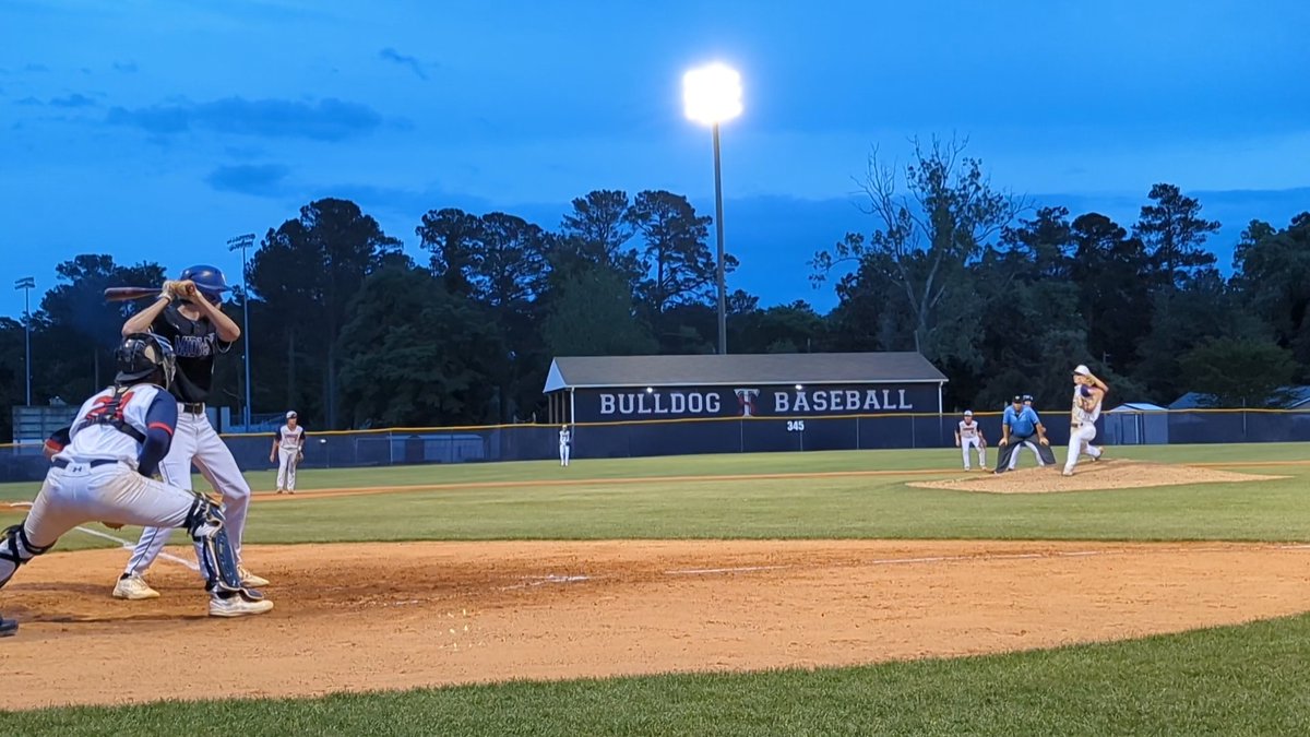 PrepBaseballNC's tweet photo. #PBRisThere
Final from the final game of Day 1 at the #BulldogInvite at @FTS_BASEBALL
@baseballMidway 5
@WCDSbaseball 14
All 8 teams are back in action at Terry Sanford on Monday. https://t.co/2cmMAleSFx