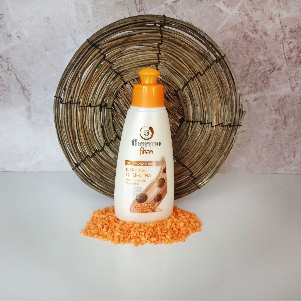ThermoFive's tweet photo. ¡Muestra la personalidad de tu cabello! 💁🏻‍♀️🧡

Aplica un poco de crema para peinar y moldea tu melena 🙆🏻‍♀️😍

#ThermoFive #cuidadodelcabello #CremaParaPeinar #Karité #Queratina #ReconcíliteConTuCabello https://t.co/oOAuCXDJy6