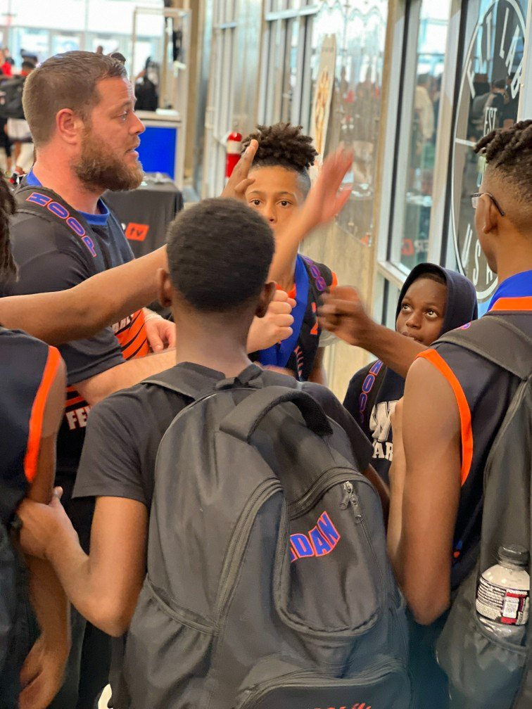 _Hoop_Society_'s tweet photo. 7th Grade Boys 🏆!!! I really be out here COACHING COACHING!!!  Now It's still 🏀 so sometimes We lose but when We play OUR BEST, I'll take mine over anybody!!! 
#WeAreHoopSociety#2027#220#2nd2None#OutDaMud#WePlayPrimtime#BallerTv https://t.co/QOsmyqFX3Q