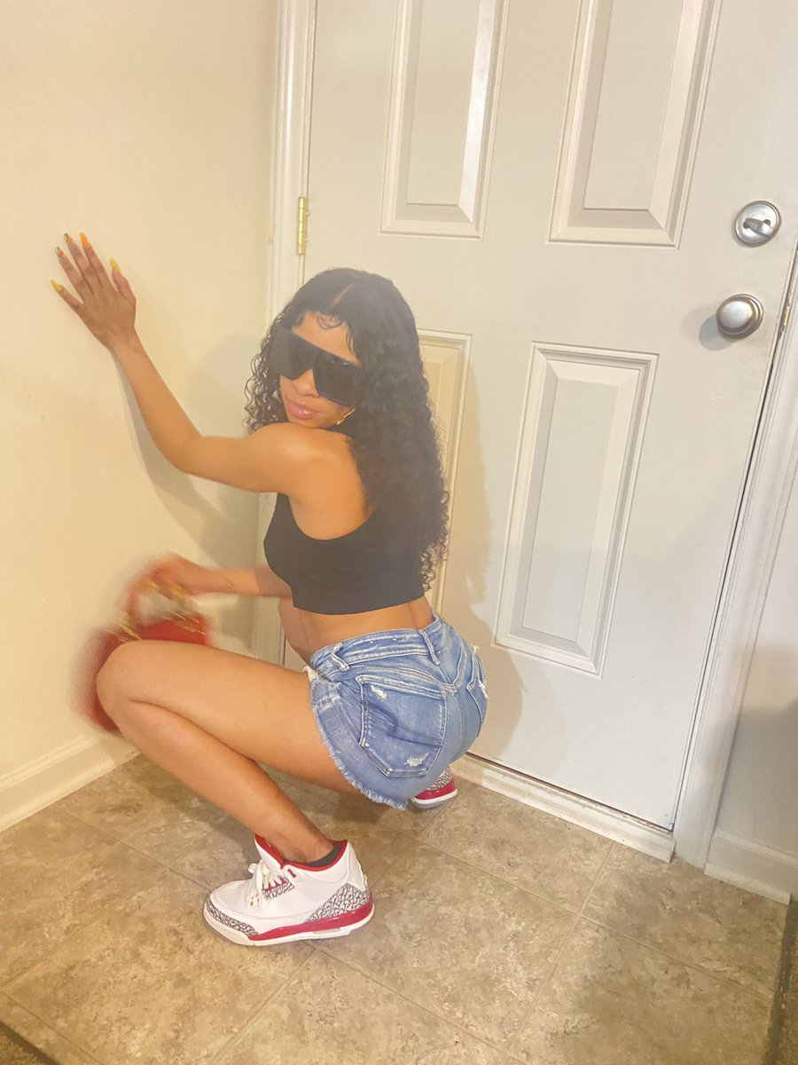 thatsshi_'s tweet photo. I’m one of the baddest 🥵🥵 https://t.co/Gbegbb0b0y