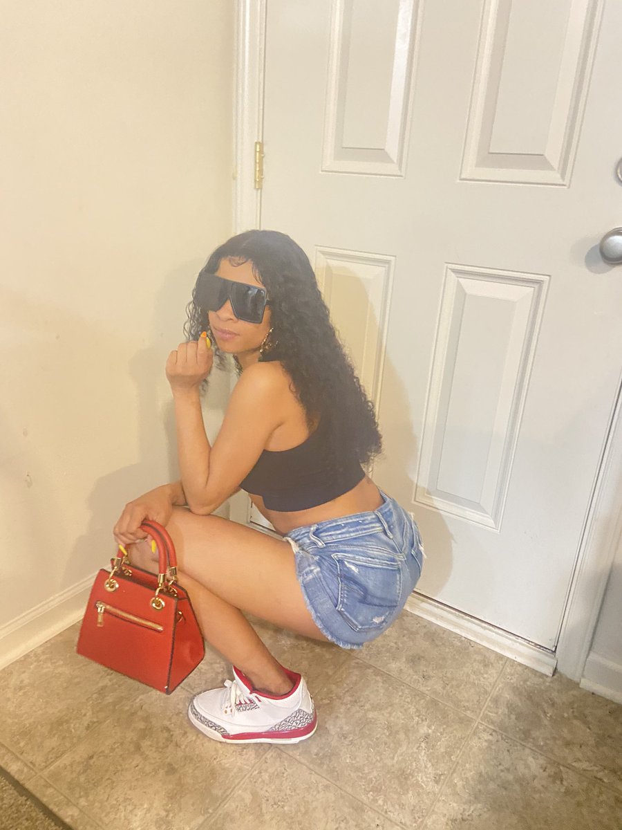 thatsshi_'s tweet photo. I’m one of the baddest 🥵🥵 https://t.co/Gbegbb0b0y