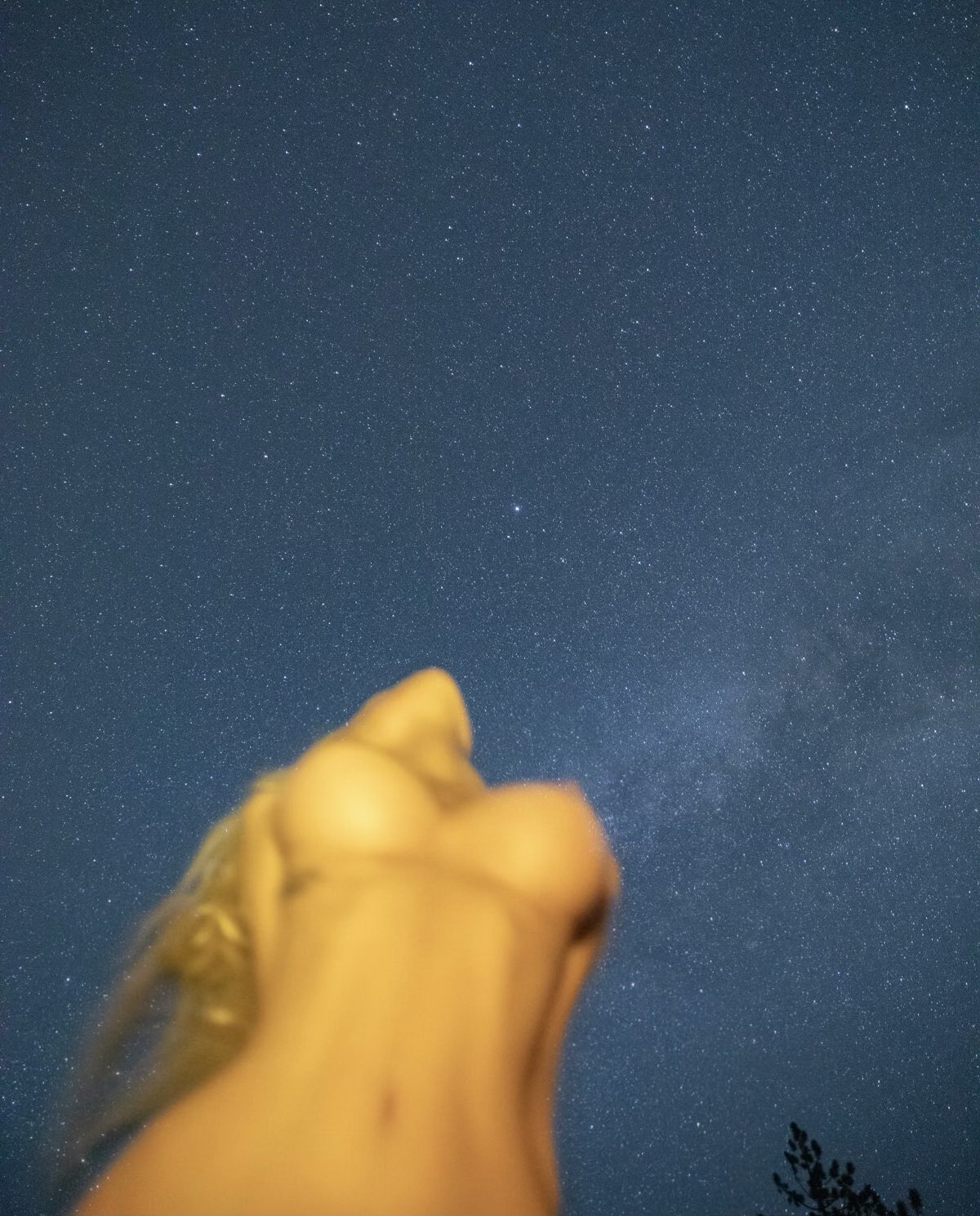 2 pic. Me under the stars https://t.co/KLN30gUkIV